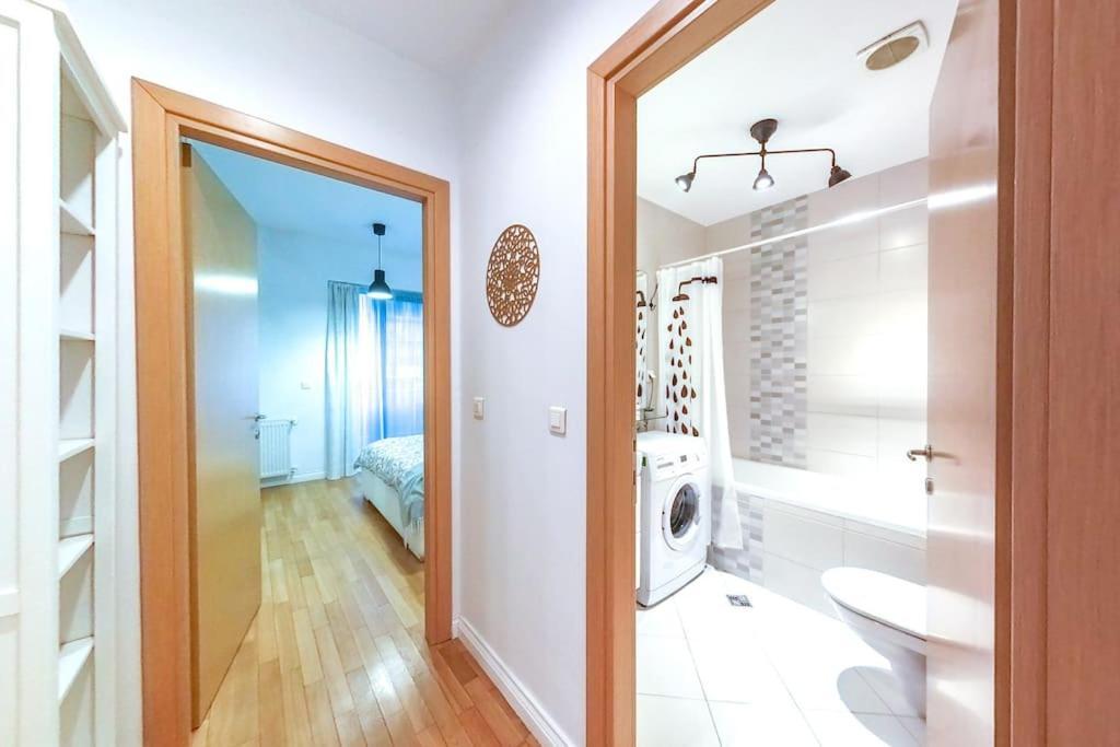 Old Town Spacious Apartment บูคาเรสต์ ภายนอก รูปภาพ