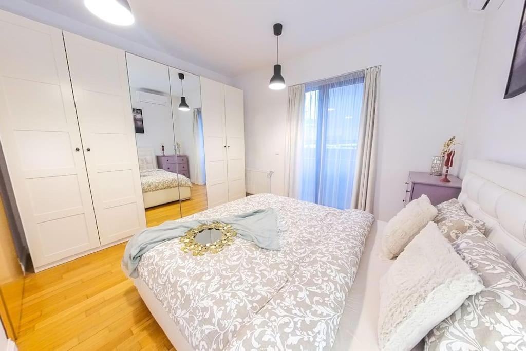 Old Town Spacious Apartment บูคาเรสต์ ภายนอก รูปภาพ